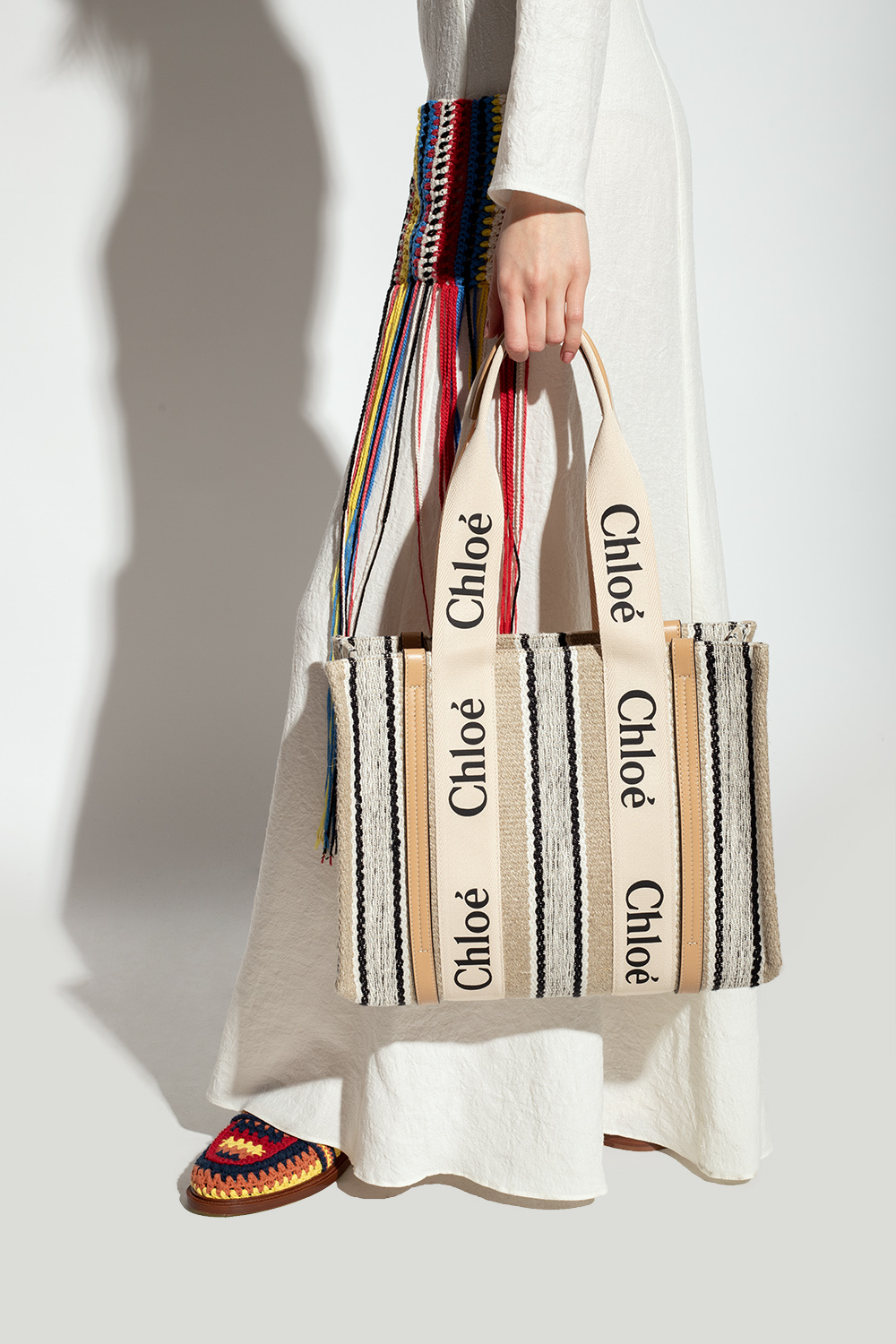 トートバッグ CHLOE SHOPPING WOODY MEDIUM Woody Tote Bag | Blend Fashion and Practicality | Chloé US